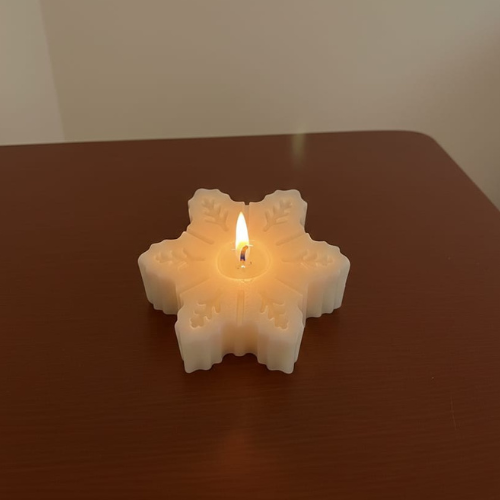 Snowflake Christmas Candle – Festive Decorative Candle