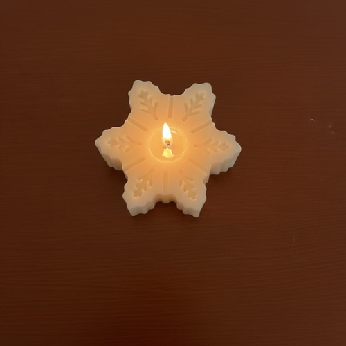 Snowflake Christmas Candle – Festive Decorative Candle